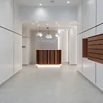 Lavender Luxury King Bed Apartment, Underground Parking Near Promenada Bussiness Center