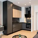 Appartement Lavender Luxury King Bed Apartment, Underground Parking Near Promenada Bussiness Center *