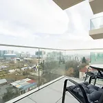 Lavender Luxury King Bed Apartment, Underground Parking Near Promenada Bussiness Center Appartement Boekarest