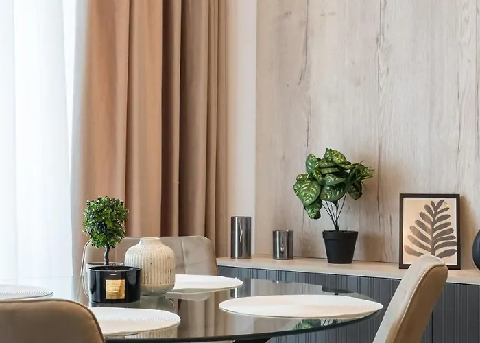 Appartement Lavender Luxury King Bed Apartment, Underground Parking Near Promenada Bussiness Center *