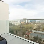 Lavender Luxury King Bed Apartment, Underground Parking Near Promenada Bussiness Center Apartamento
