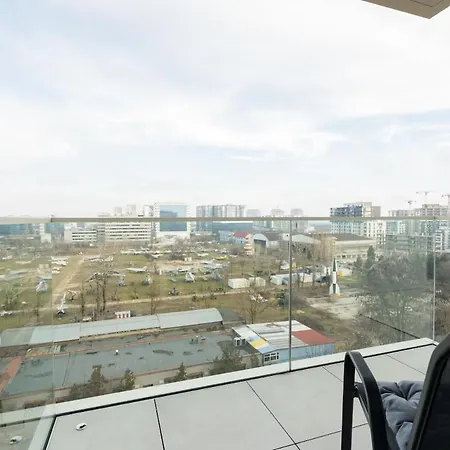 Lavender Luxury King Bed Apartment, Underground Parking Near Promenada Bussiness Center *