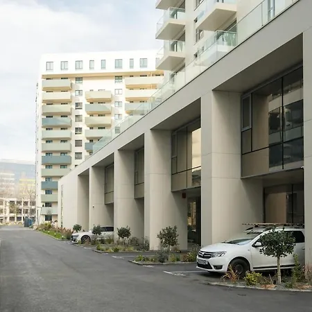 Lavender Luxury King Bed Apartment, Underground Parking Near Promenada Bussiness Center