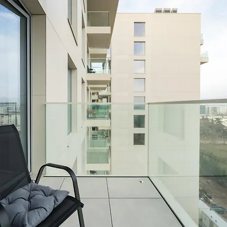 Апартаменты Lavender Luxury King Bed Apartment, Underground Parking Near Promenada Bussiness Center *