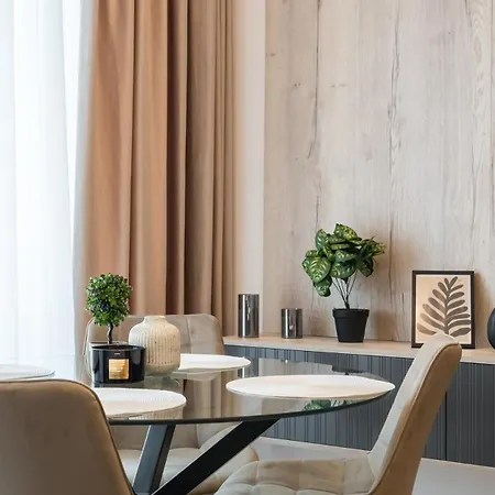 아파트 Lavender Luxury King Bed Apartment, Underground Parking Near Promenada Bussiness Center *