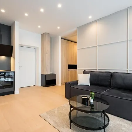 Апартаменты Lavender Luxury King Bed Apartment, Underground Parking Near Promenada Bussiness Center *