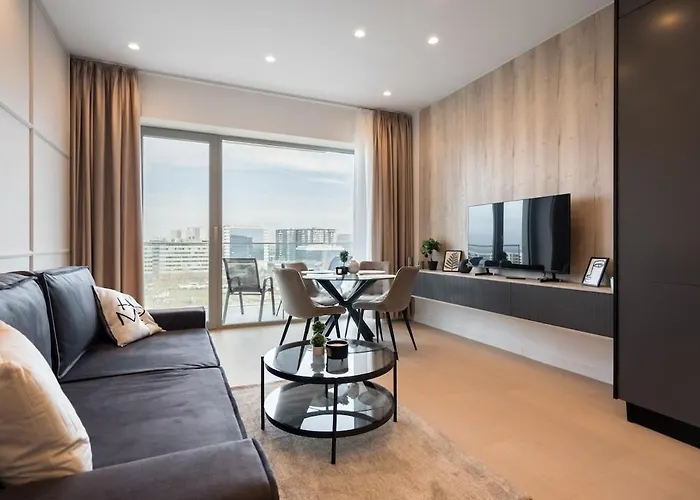 Lavender Luxury King Bed Apartment, Underground Parking Near Promenada Bussiness Center Apartman Bukarest