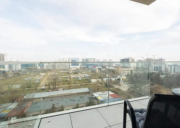 Lavender Luxury King Bed Apartment, Underground Parking Near Promenada Bussiness Center *