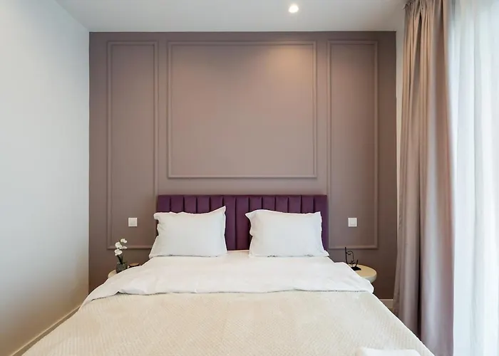 Lavender Luxury King Bed Apartment, Underground Parking Near Promenada Bussiness Center Bucharest