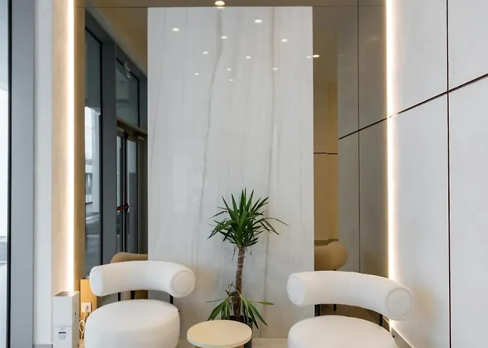 Apartman Lavender Luxury King Bed Apartment, Underground Parking Near Promenada Bussiness Center *