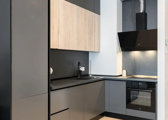 Lavender Luxury King Bed Apartment, Underground Parking Near Promenada Bussiness Center Apartman Bukarest