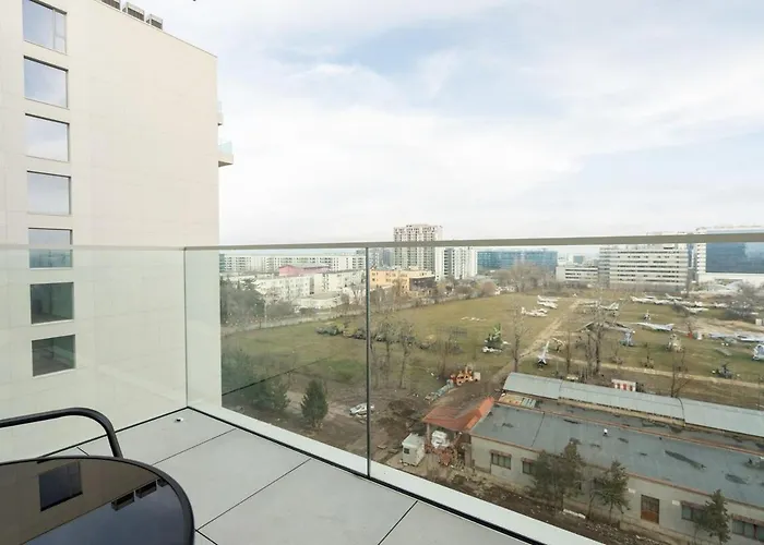 Lavender Luxury King Bed Apartment, Underground Parking Near Promenada Bussiness Center Apartman