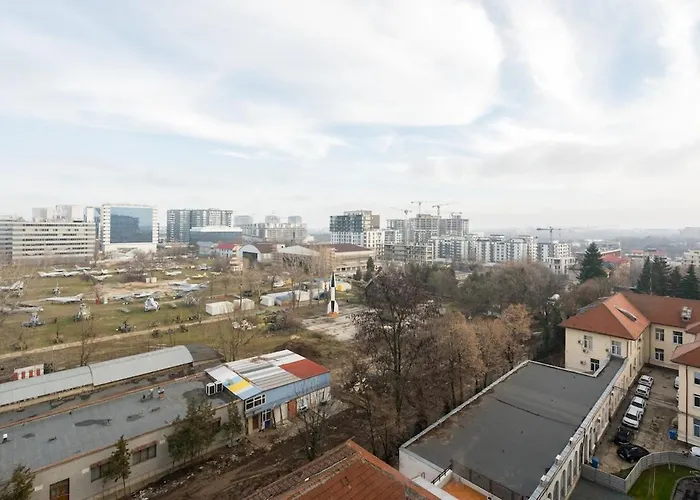 Lavender Luxury King Bed Apartment, Underground Parking Near Promenada Bussiness Center Apartman *