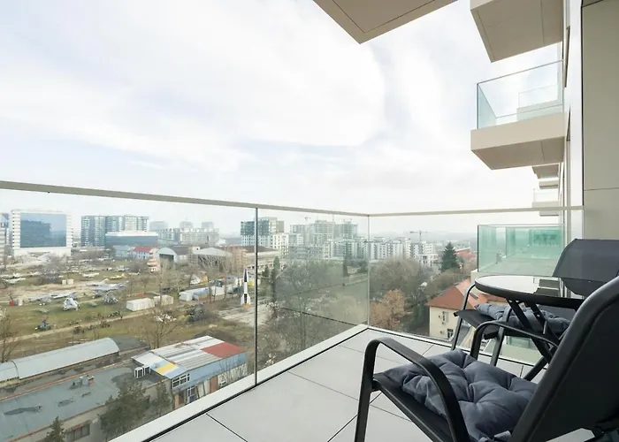 Lavender Luxury King Bed Apartment, Underground Parking Near Promenada Bussiness Center Apartman Bukarest