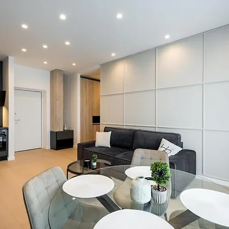 Apartament Lavender Luxury King Bed Apartment, Underground Parking Near Promenada Bussiness Center Bukareszt