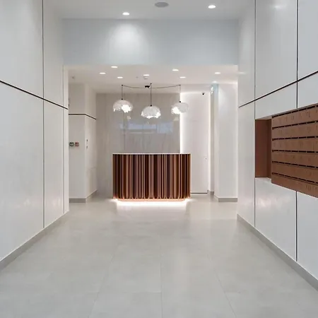 Lavender Luxury King Bed Apartment, Underground Parking Near Promenada Bussiness Center