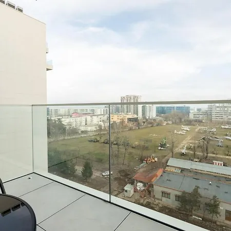 Lavender Luxury King Bed Apartment, Underground Parking Near Promenada Bussiness Center Apartament